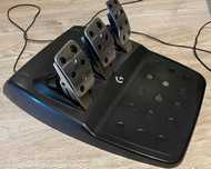 Volan Logitech cu pedale si schimbator / vanzare separat sau impreuna