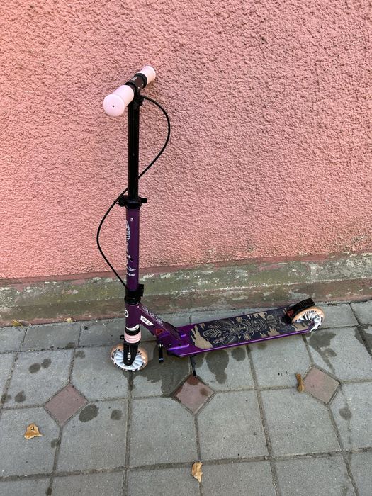 Trotineta roz-mov si albastra/ fetite si baieti