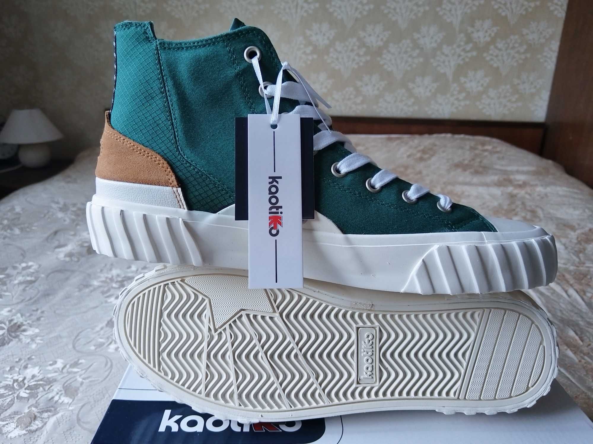 Маратонки/Кецове/Сникърси - CONVERSE, PUMA, KAOTIKO и др.