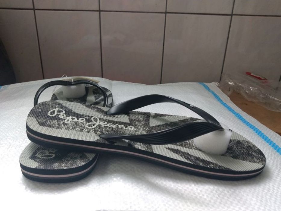 Vand papuci originali Pepe Jeans de calitate si design superior