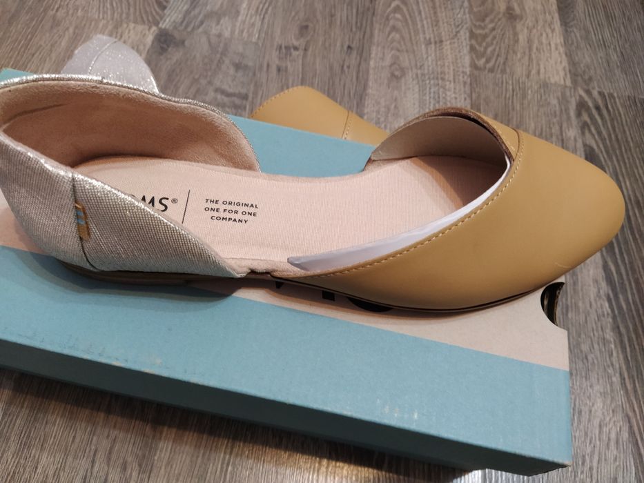 Дамски кожени обувки TOMS, размер 41