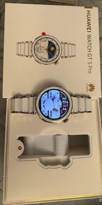 Cu garantie - Vand Huawei Watch GT 5 Pro, 42MM, Auriu, Alb