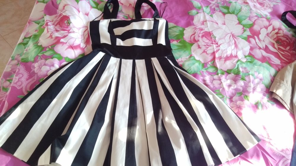 Дамски официални рокли