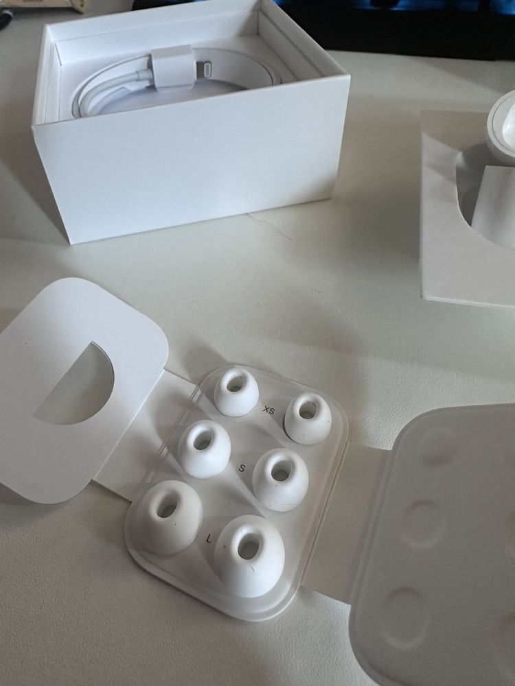 AirPods pro 2 Gen - Lightning port + Mac Safe - Оригинални