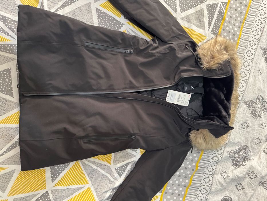 Дамско яке Zara - ветро и водоустойчиво