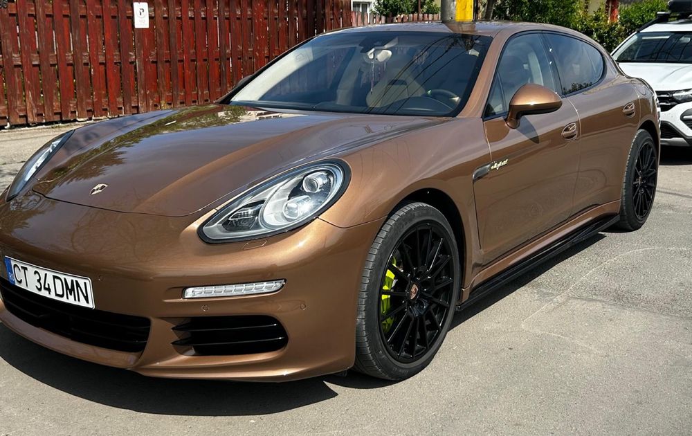 Porche Panamera S-E hybrid
