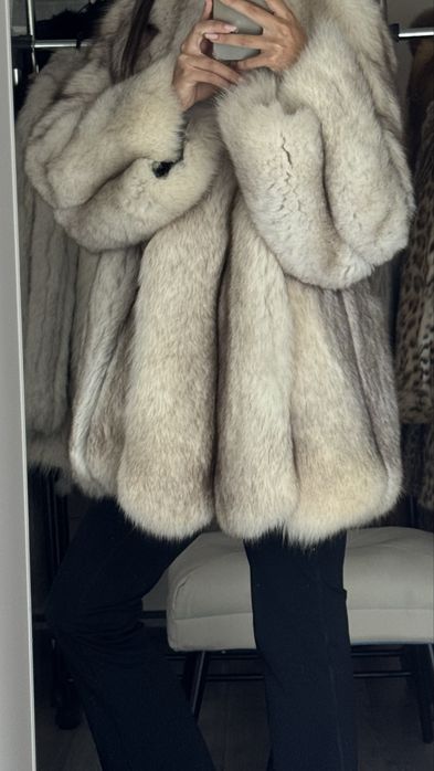 Blanuri de vulpe argintie si vulpe roscata