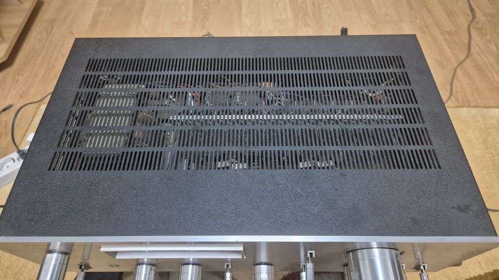 Amplificator JVC și Pioneer