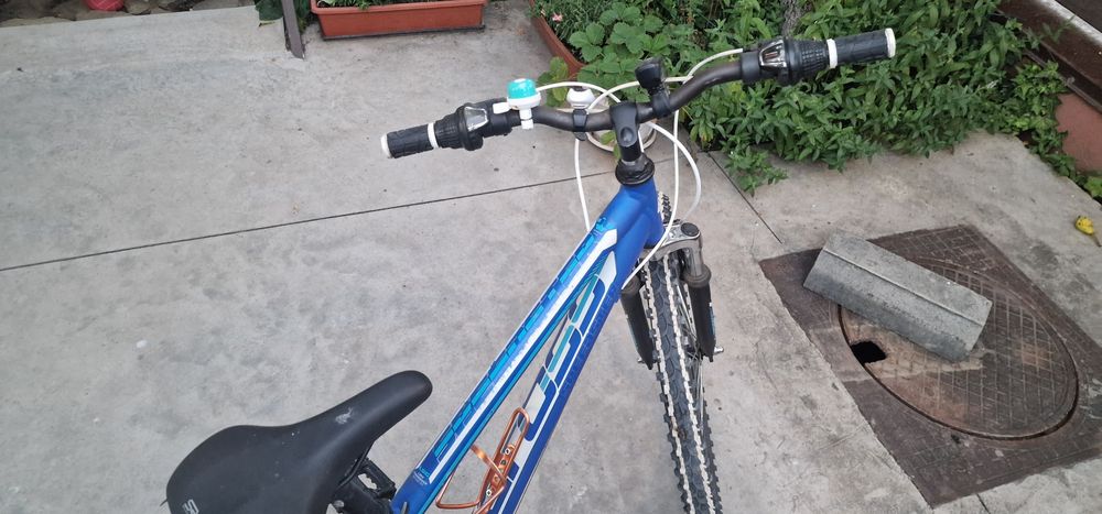 Bicicleta Cross roti pe 24" - cadru aluminiu