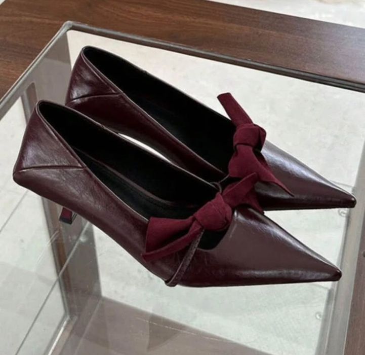 Нови стилни обувки на ток