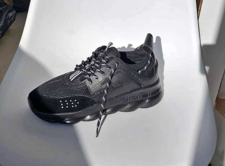 Adidasi Versace full black dama si barbati