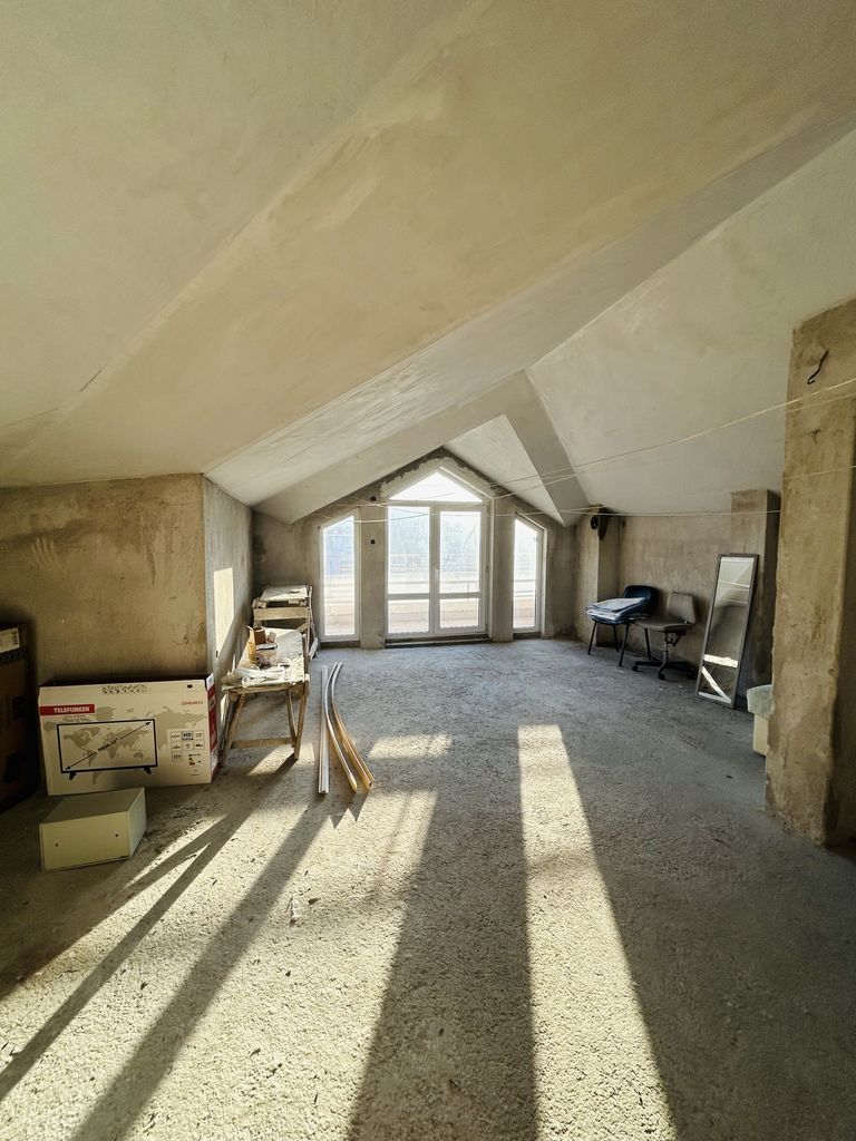 Продава се Тристаен апартамент в Стара Загора, Център - 100 кв.м за 1300 €/кв.м - Снимка #4
