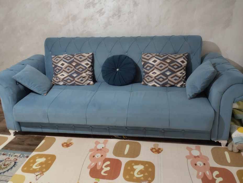 Диван сатылады состаяниесы жаксы