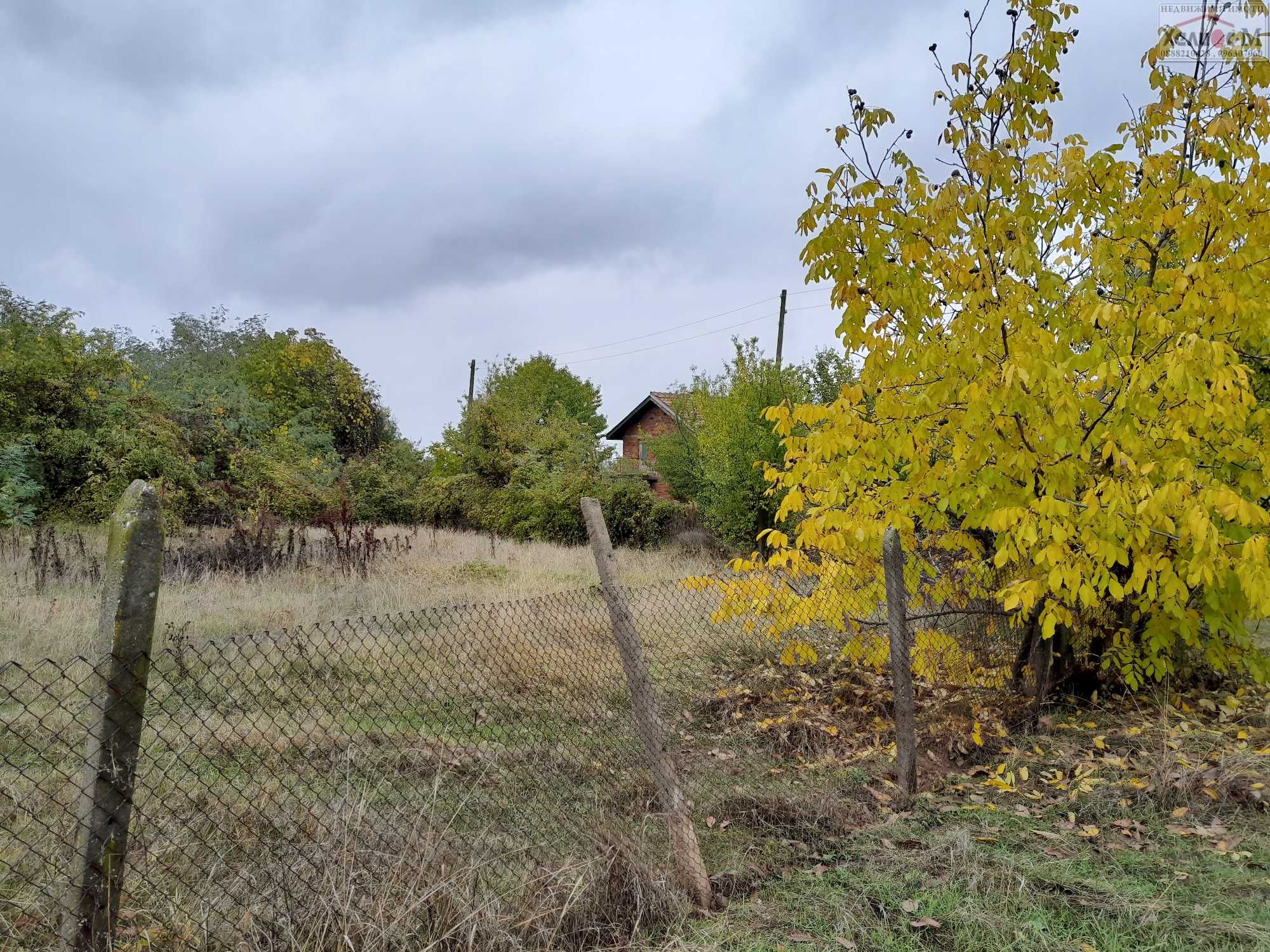 Парцел в село Долна Вереница, до Монтана. Регулация.