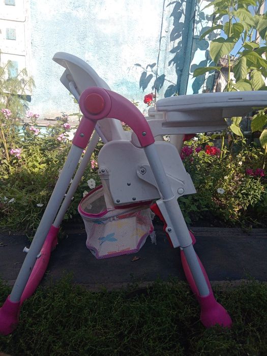 Отдам детский столик для кормления в состоянии бу