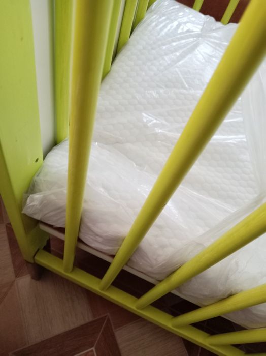 Pătuț pentru copii cu două nivele