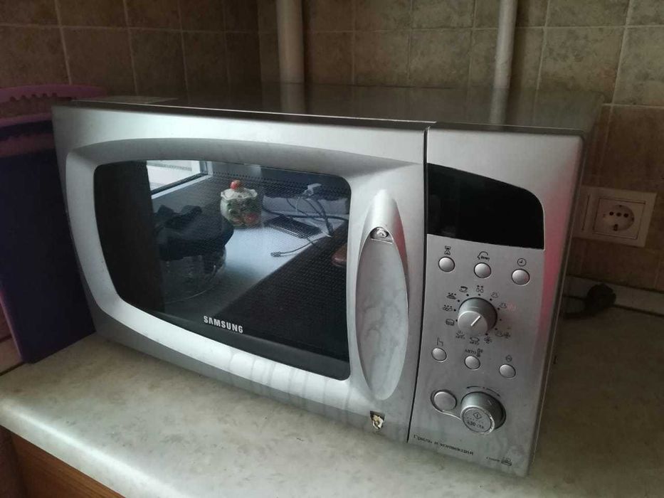 Микроволновка Samsung C105FR
