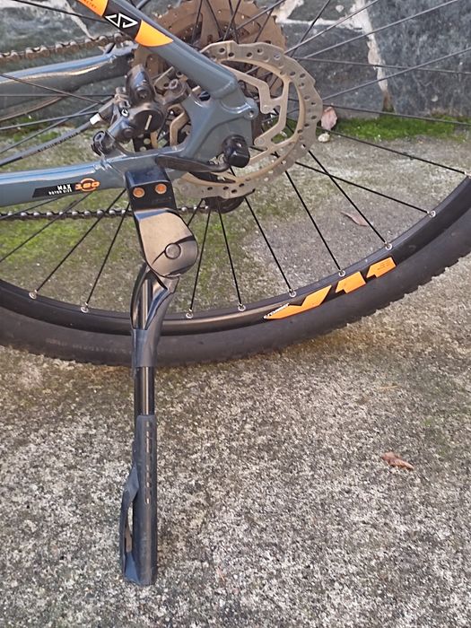 Планински велосипед 29 "