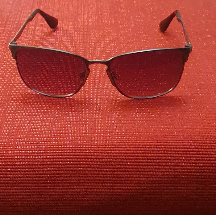 Geantă piele naturală și ochelari Avanglion