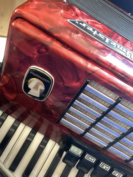 Super oferta Vand acordeon nemtesc weltmeister stella 80 basi