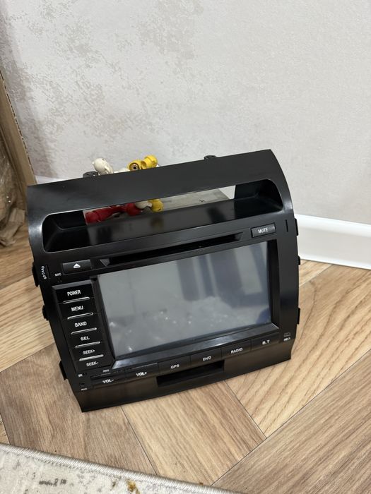 Автомагнитолла на ленд крузер 200 рабочая