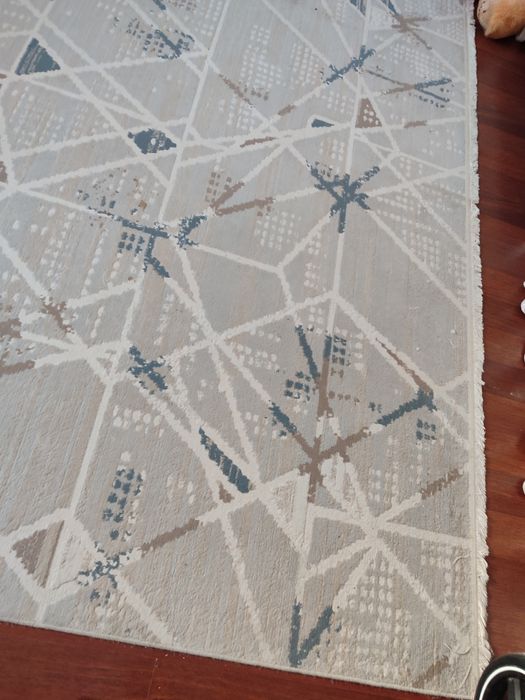 2 кілем сатылады