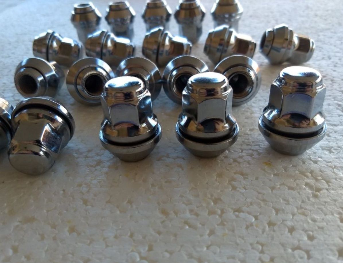 Set 16 Piulite  pentru jante