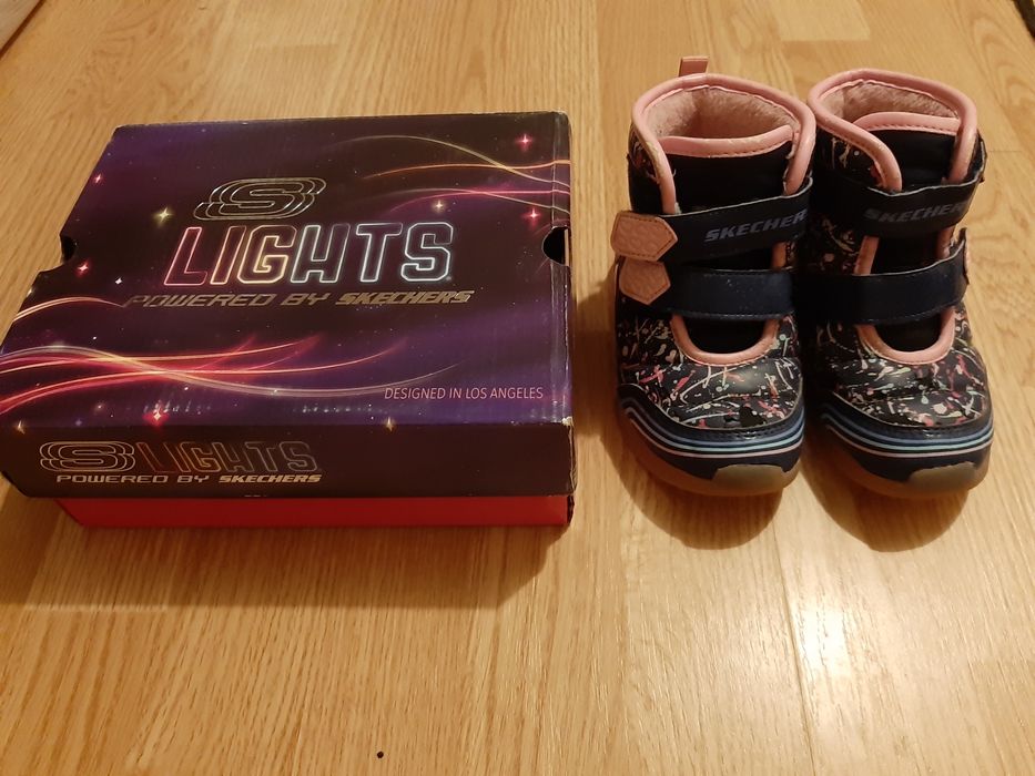 Ghete Skechers marimea 25 cu lumini