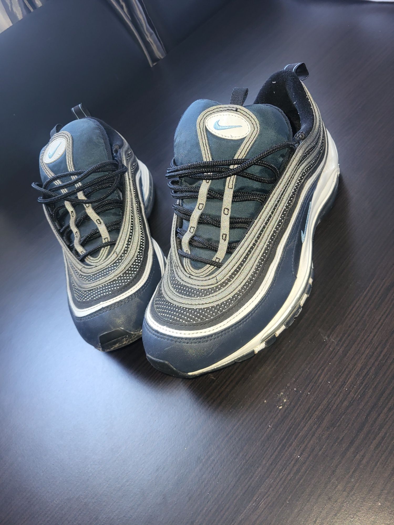 Nike air max 97 purtati o singura data , pretul este negociabil