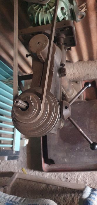 Сверлильный станок сотилади холати зур айби йук 380 да ишлиди луфт йук