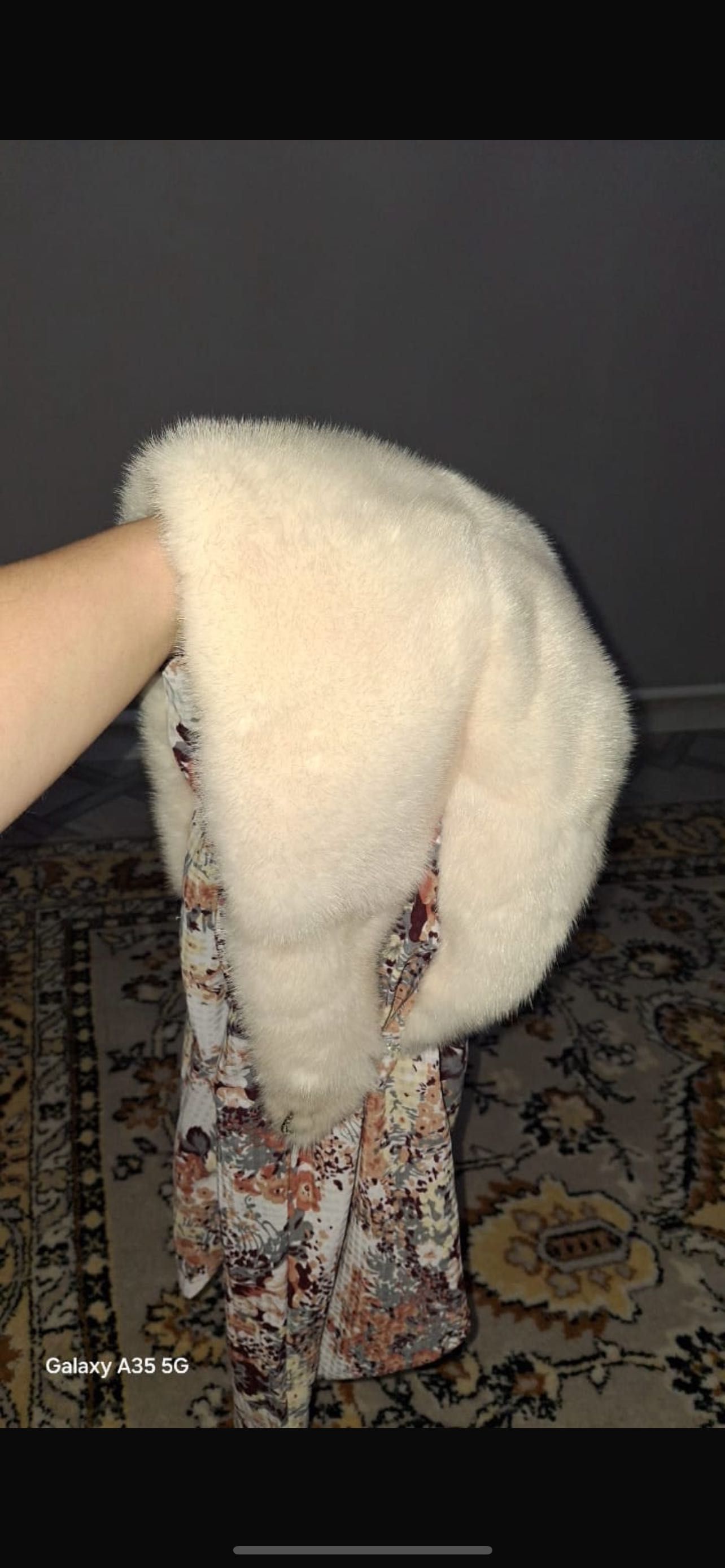 Платок с норкой. Новый