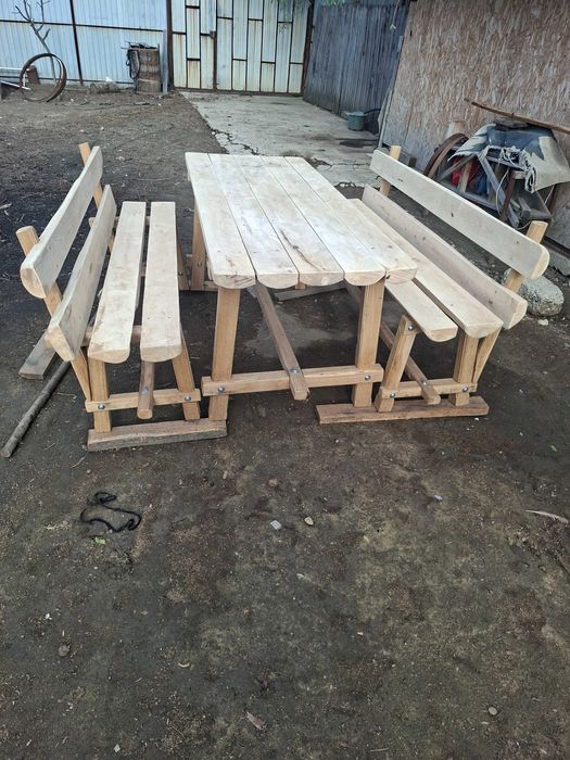 Mese si banci din lemn masiv