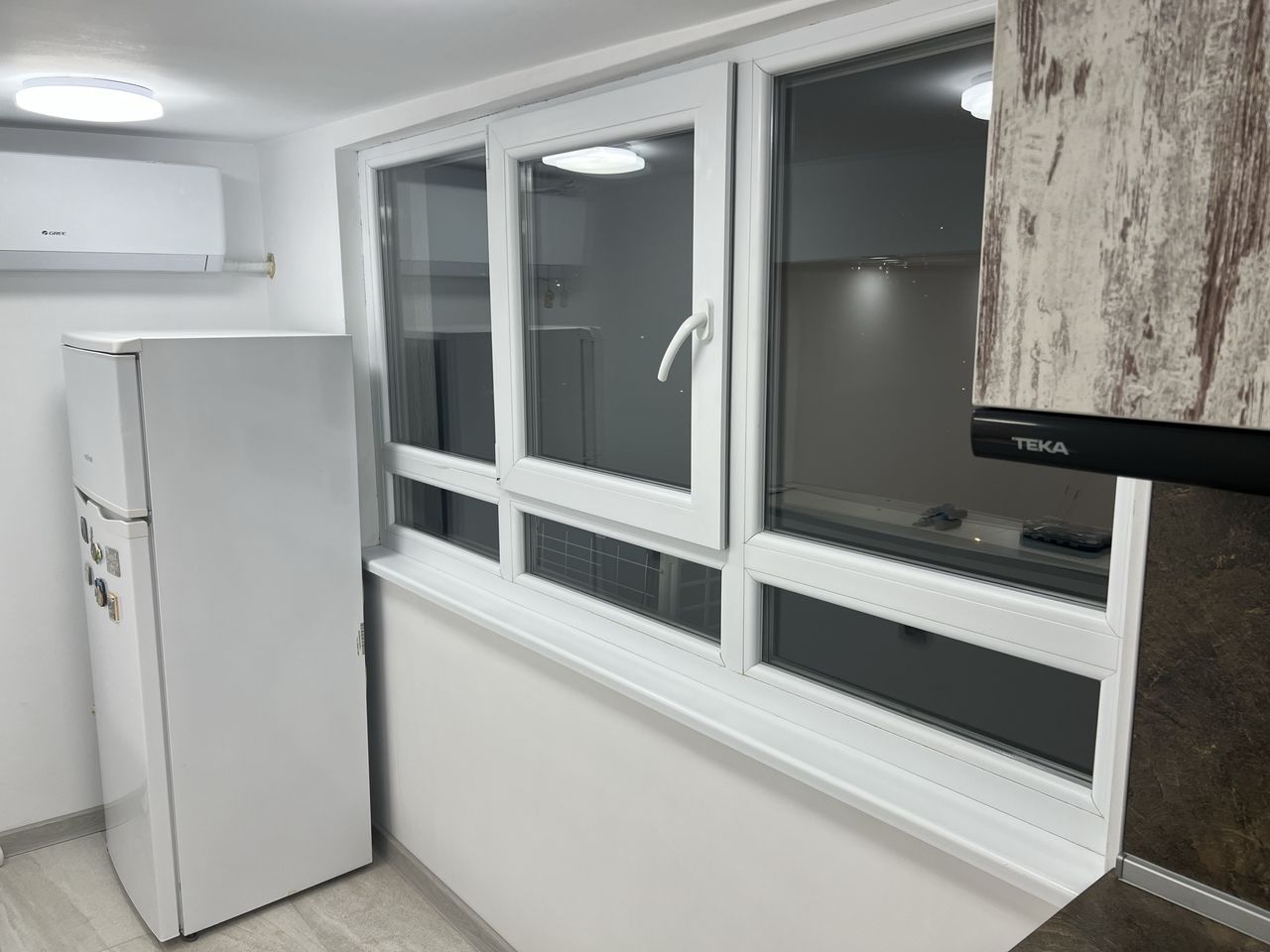 Дава се под наем Ателие в Шумен, 5-ти полк - 16000 кв.м за 163.2 € - Снимка #4