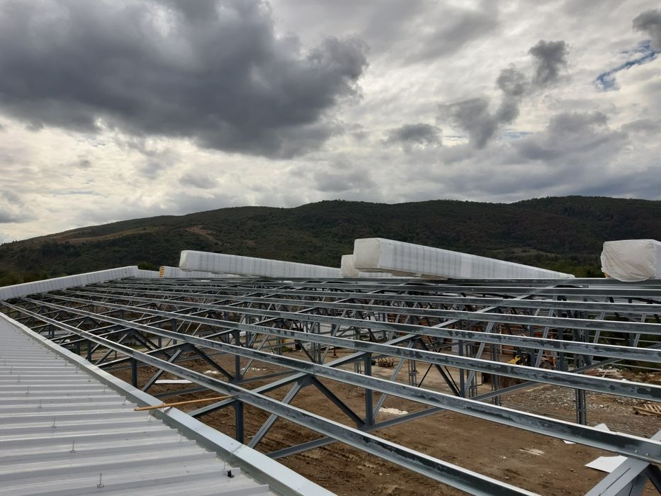 Hale metalice si montaje,   accept schimb cu auto