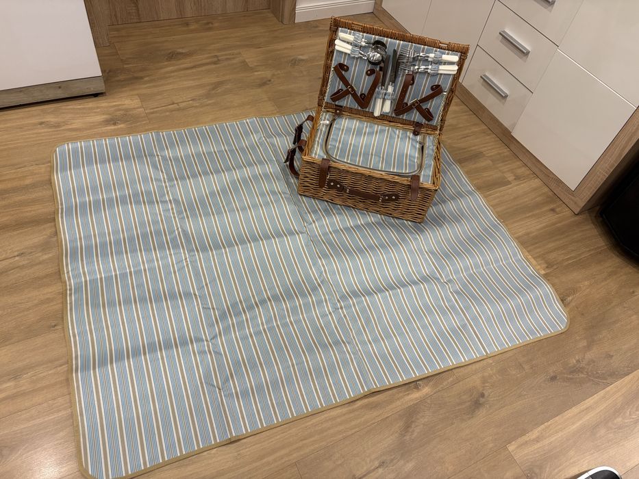 Луксозна кошница за пикник за 4 човека