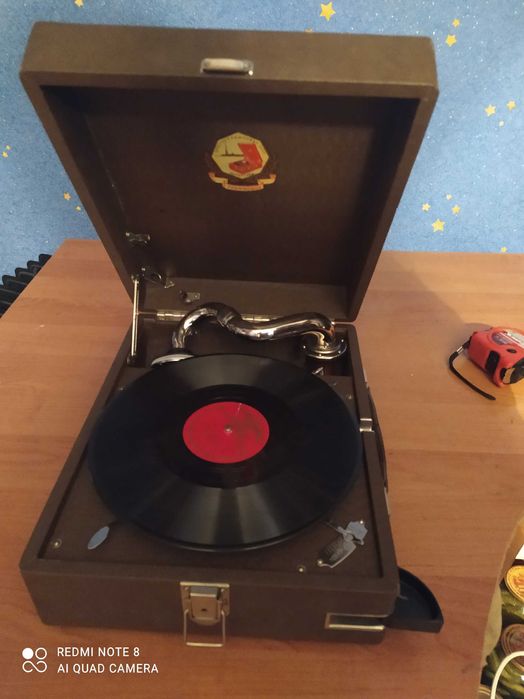 Граммофон продам в рабочем состоянии