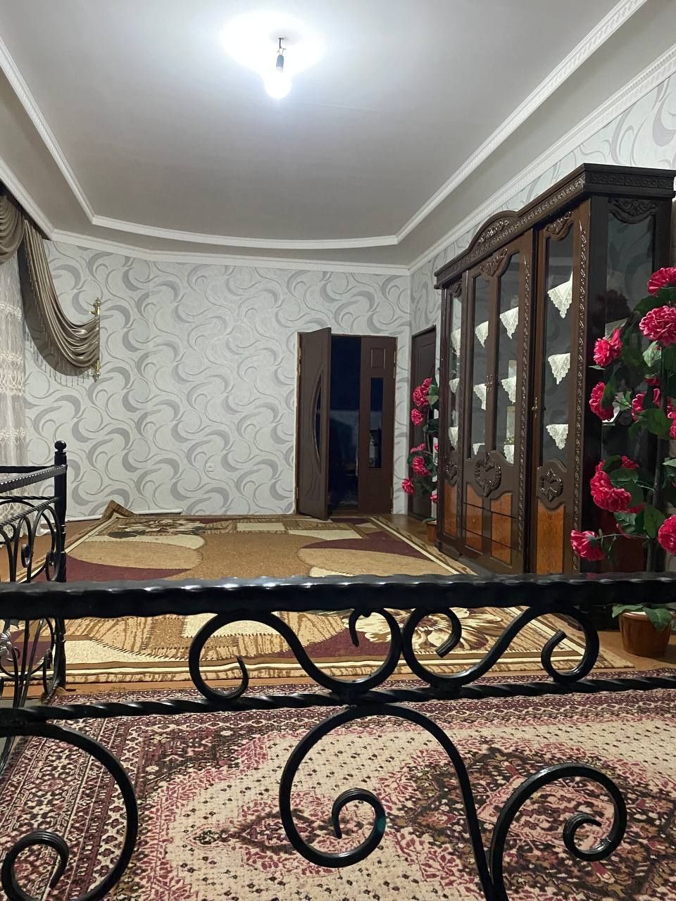 Зангиота тумани Солнечный да уй срочно сотилади. М39 трасса 150 метр.