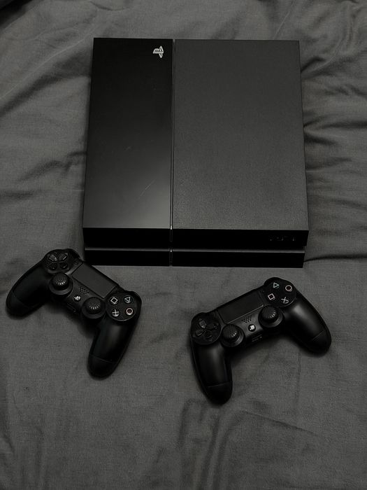 Consola Playstation 4 PS4 500gb cu 2 controllere