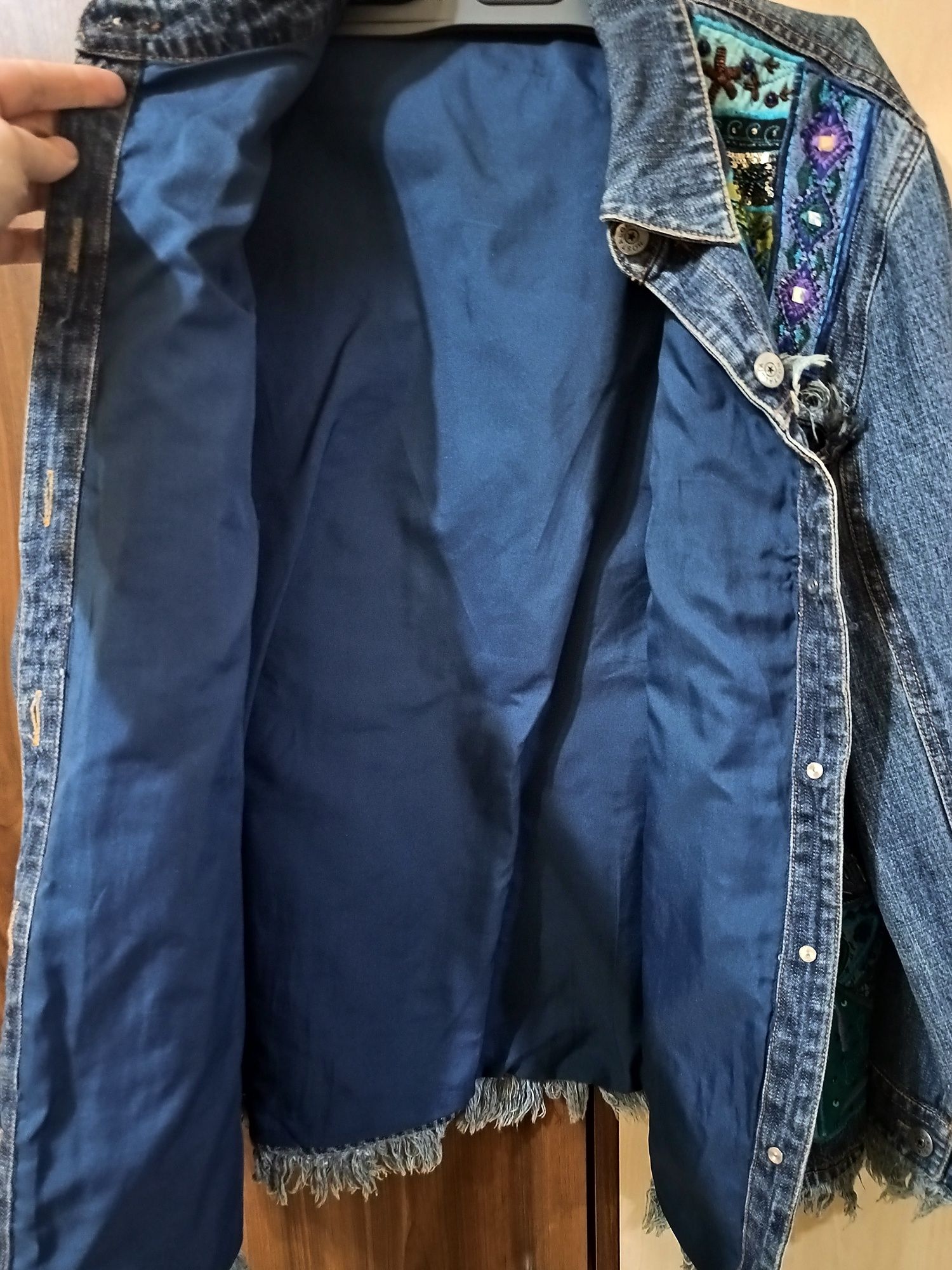 Jacheta de blugi