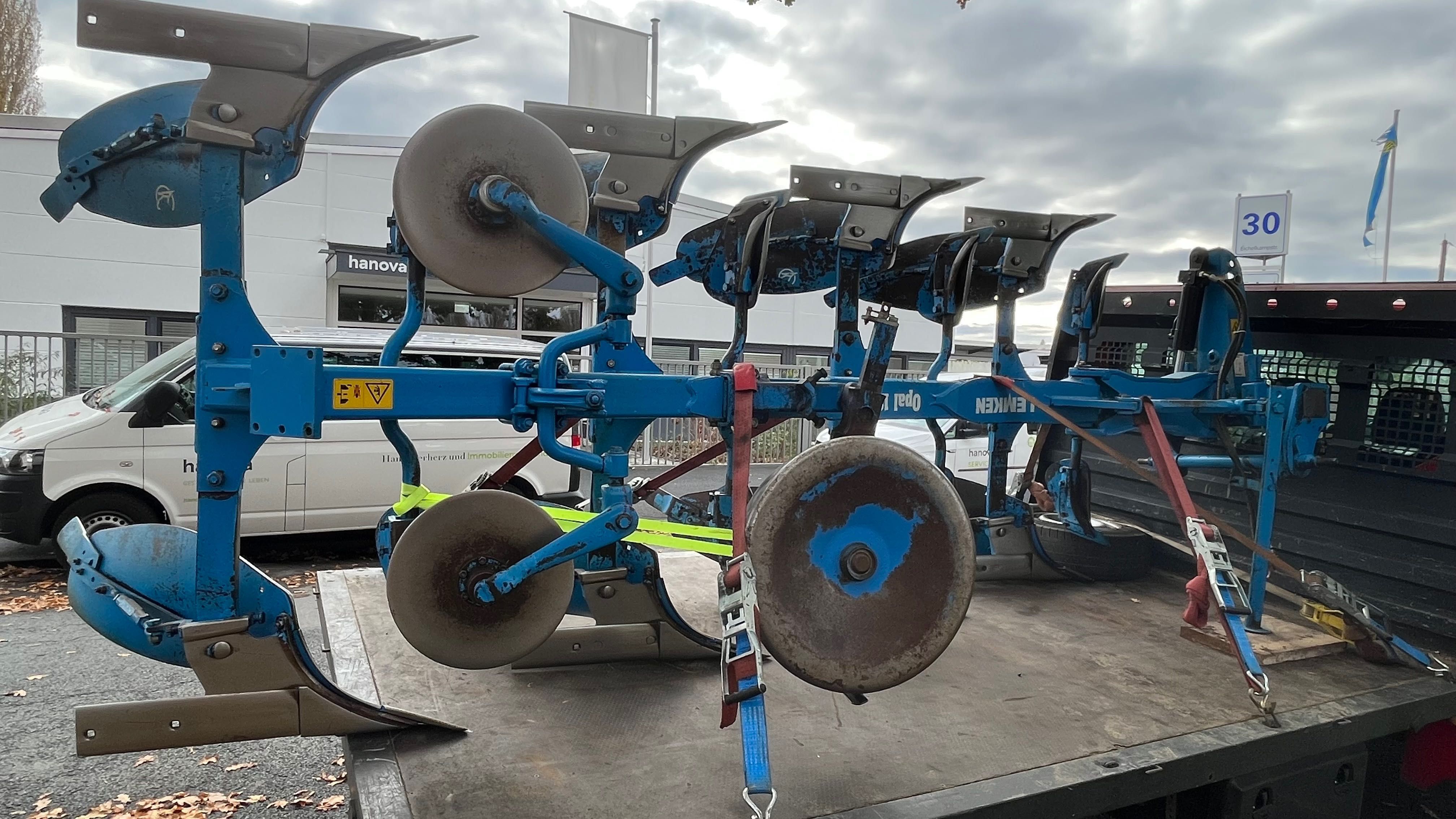 Lemken Opal 120 Omoch, Plug Claas Arion Case Puma Belarus tortadi