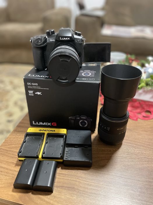 Panasonic Lumix Gh5 + 16mm f1.4 + Panasonic 45-200