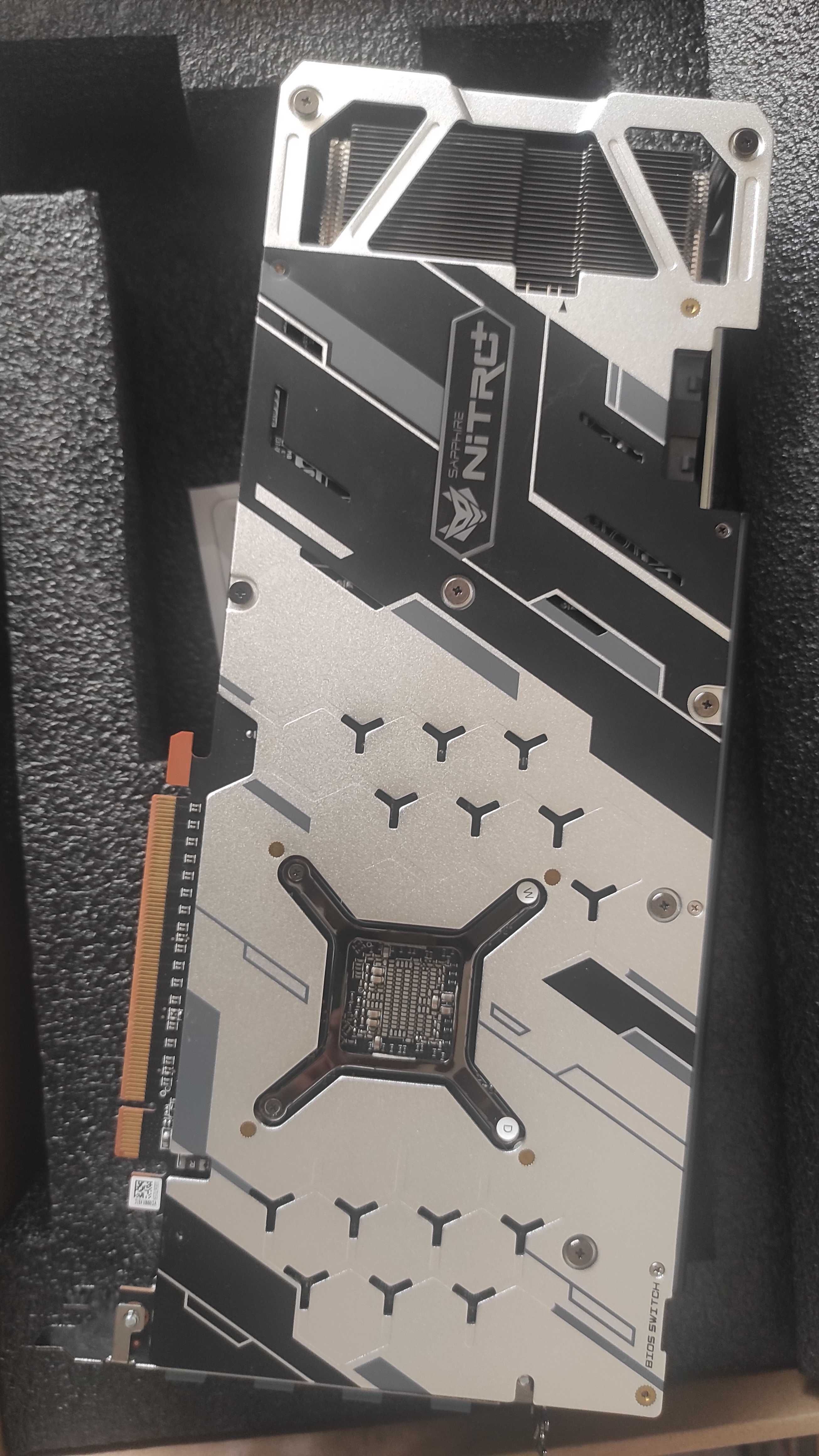 Видео карта Saphire RX5700XT 8GB
