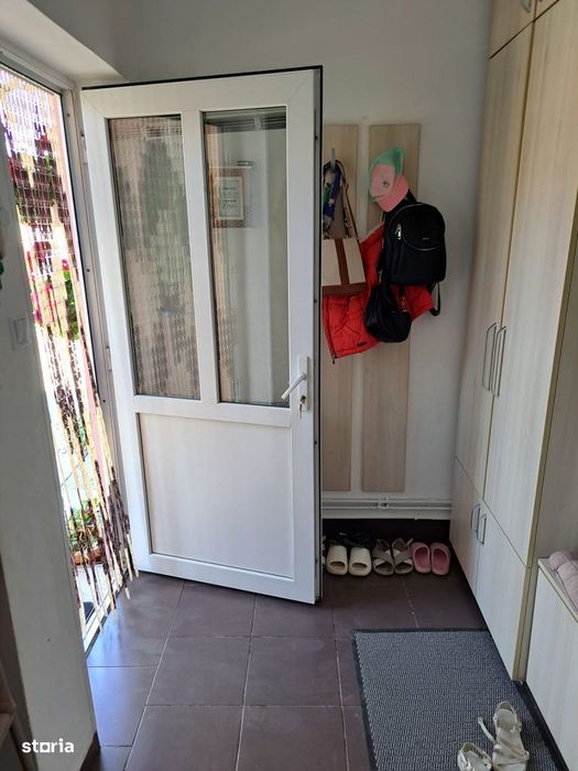 Apartament la casă P+M cu 3 camere, 2 băi în zona Decebal-Prima Shops