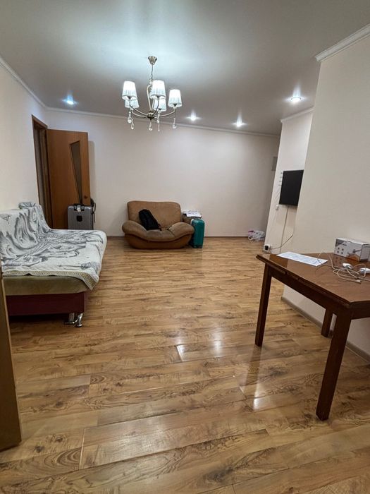 Продаю 2-х комнатную квартиру в 15 микрорайоне.