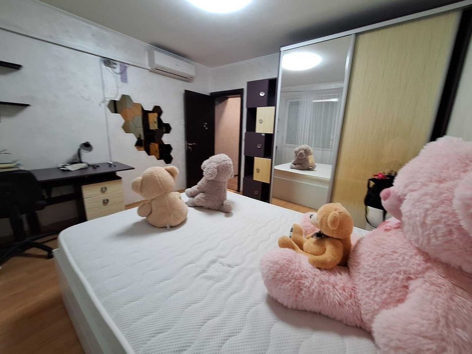 Продава 3 - стаен апартамент