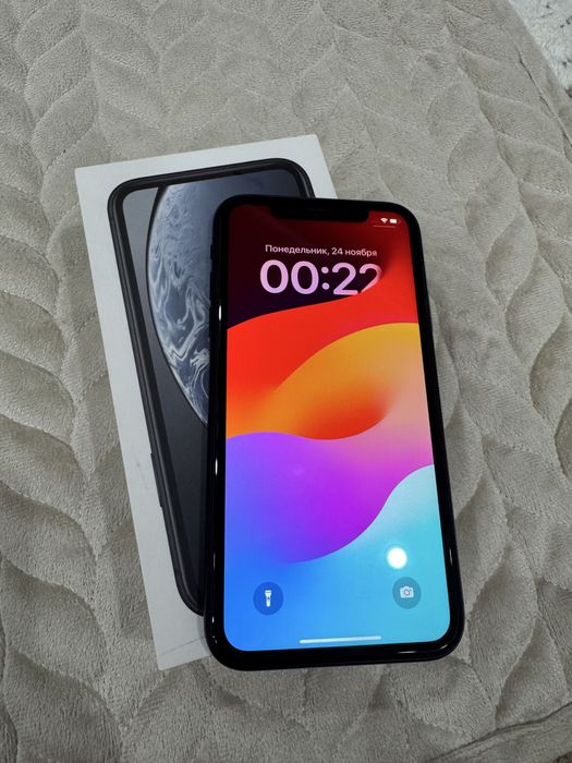 Продам Iphone XR 64 гб
