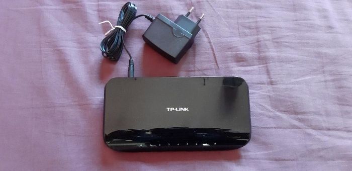 switch TP-LINK TL-SG1008D, 8 x 10/100/1000Mbps