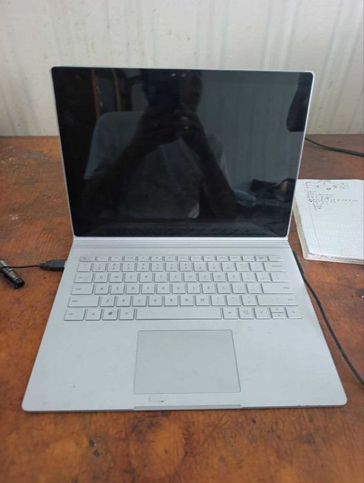 Noutbook 512 GB ideal 10 dan 9