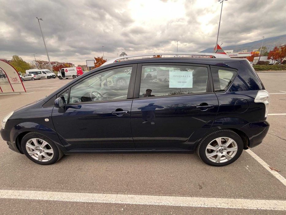 Toyota Corolla Verso 2.2 D-4D - обслужвана, винетка до 2026 г.!