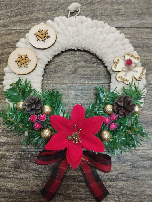 Коледни венци ръчно изработени